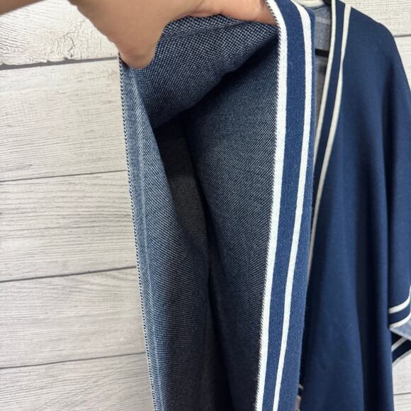 Ann Taylor Women's Navy Knit One Size Throw On Poncho Cardigan - Picture 3 of 7
